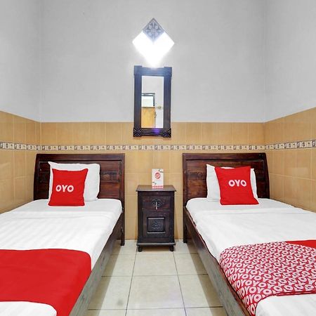 Oyo 90695 Srikandi Nologaten Hotel Yogyakarta Exterior photo