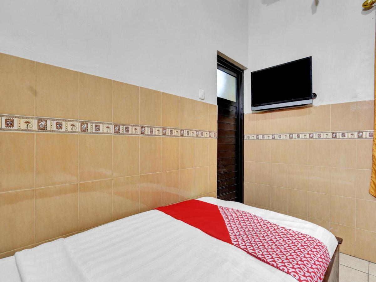 Oyo 90695 Srikandi Nologaten Hotel Yogyakarta Exterior photo
